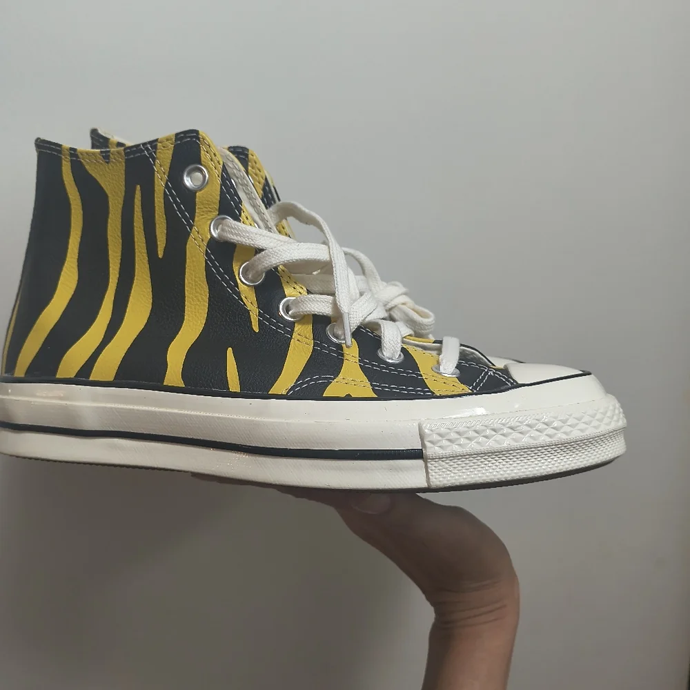 Converse Chuck Taylor Retro 70 Hi Vivid Black Yellow Sulfur Zebra Leather 8 NWT - Picture 11 of 14